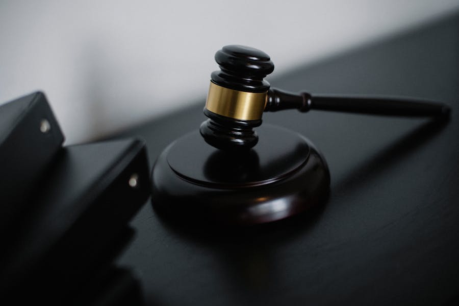When to Hire a Civil Litigation Lawyer